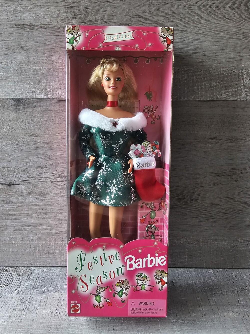 New Barbie Vintage 1997 Festive Season Christmas Special #18909 Doll